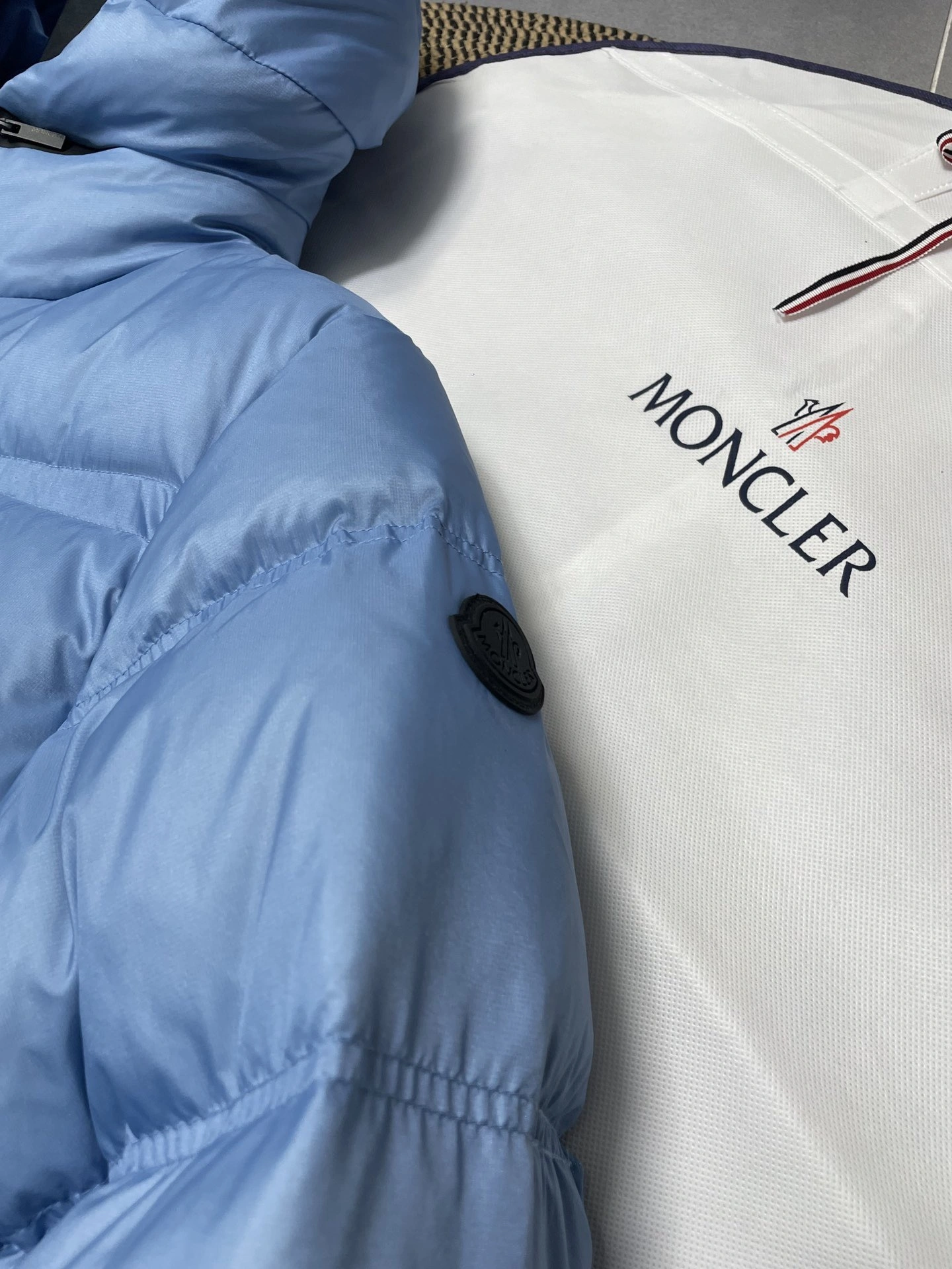 wg.luxury- 7o9385r Down jacket white goose down 2colour item:E-F443J0729-2H
